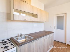 Pronájem bytu 2+1, Praha - Hloubětín, Mochovská, 54 m2