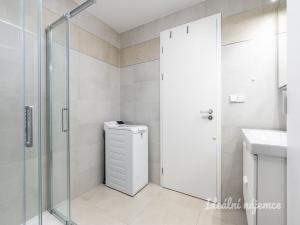 Pronájem bytu 2+kk, Praha - Modřany, Písková, 57 m2