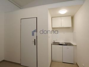 Pronájem obchodního prostoru, Praha, Rumunská, 57 m2