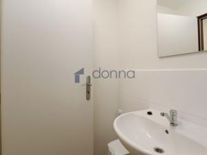 Pronájem obchodního prostoru, Praha, Rumunská, 57 m2