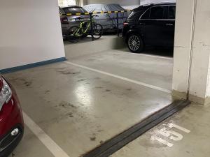 Pronájem garážového stání, Jesenice, Nákupní, 12 m2