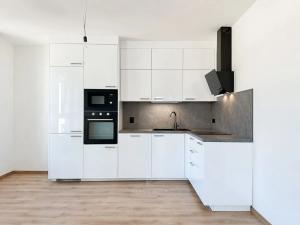 Pronájem bytu 2+kk, Praha - Vysočany, Oktábcových, 55 m2