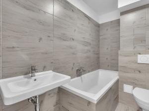 Pronájem bytu 1+kk, Hronov, Husova, 38 m2