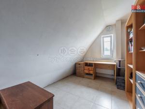Prodej bytu 3+1, Karlovy Vary - Bohatice, Fričova, 105 m2