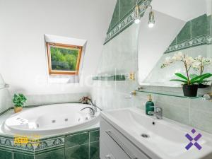 Prodej bytu 3+1, Zlín - Mladcová, Pastviska, 77 m2
