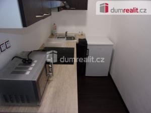 Pronájem bytu 2+1, Karlovy Vary, Charkovská, 48 m2