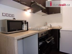 Pronájem bytu 2+1, Karlovy Vary, Charkovská, 48 m2