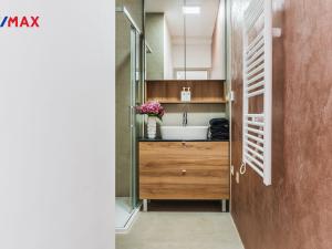 Pronájem bytu 2+1, Praha - Strašnice, Vykáňská, 54 m2