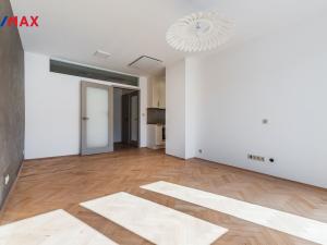 Pronájem bytu 2+1, Praha - Strašnice, Vykáňská, 54 m2