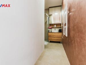 Pronájem bytu 2+1, Praha - Strašnice, Vykáňská, 54 m2