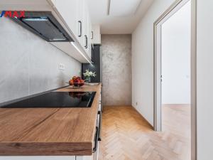 Pronájem bytu 2+1, Praha - Strašnice, Vykáňská, 54 m2