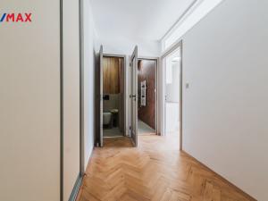 Pronájem bytu 2+1, Praha - Strašnice, Vykáňská, 54 m2
