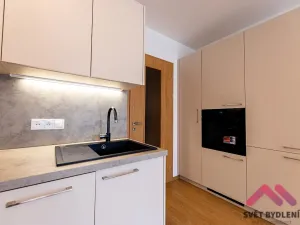 Pronájem bytu 1+kk, Praha - Háje, Sochorcova, 40 m2