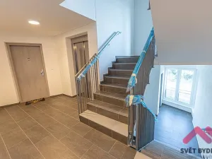 Pronájem bytu 1+kk, Praha - Háje, Sochorcova, 40 m2