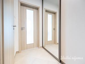 Pronájem bytu 1+kk, Praha - Háje, Výstavní, 32 m2