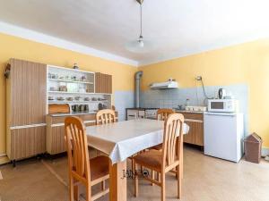 Prodej rodinného domu, Hovorany, 180 m2