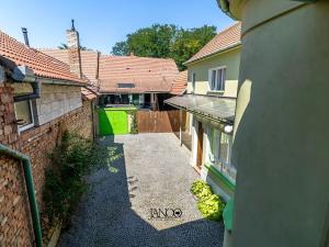 Prodej rodinného domu, Hovorany, 180 m2