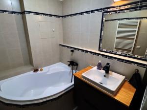 Pronájem bytu 4+kk, Jesenice, Lomená, 81 m2