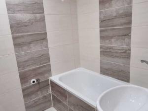 Pronájem bytu 2+1, Děčín - Děčín VI-Letná, U Tvrze, 70 m2