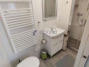 Pronájem bytu 1+1, Praha, Nad sokolovnou, 24 m2