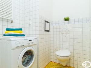 Pronájem bytu 1+kk, Praha, Telčská, 35 m2
