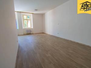 Pronájem bytu 1+kk, Trutnov, Krakonošovo náměstí, 37 m2