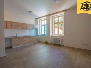 Pronájem bytu 1+kk, Trutnov, Krakonošovo náměstí, 37 m2