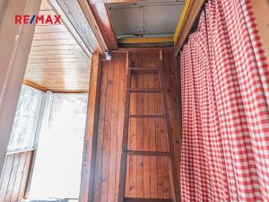Prodej chaty, Jesenice, U Velkého rybníka, 25 m2