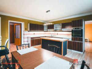 Prodej rodinného domu, Litohlavy, 340 m2