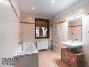 Prodej rodinného domu, Litohlavy, 340 m2