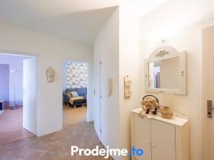Prodej bytu 3+1, Praha - Kamýk, Zárubova, 84 m2
