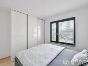 Pronájem bytu 2+kk, Praha - Karlín, Sokolova, 58 m2