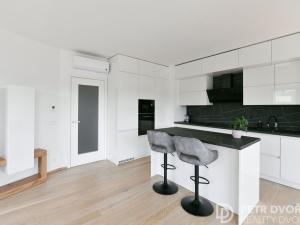 Pronájem bytu 2+kk, Praha - Karlín, Sokolova, 58 m2