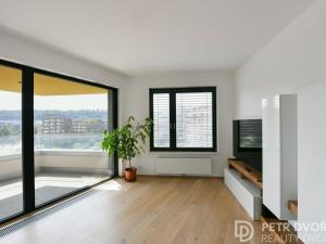 Pronájem bytu 2+kk, Praha - Karlín, Sokolova, 58 m2