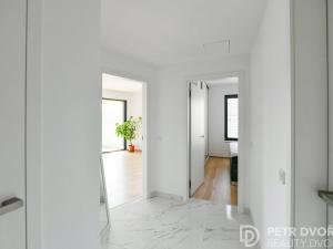 Pronájem bytu 2+kk, Praha - Karlín, Sokolova, 58 m2