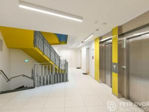 Pronájem bytu 2+kk, Praha - Karlín, Sokolova, 58 m2