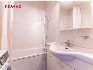 Pronájem bytu 3+1, Praha - Modřany, Platónova, 82 m2
