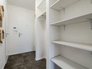 Pronájem bytu 1+kk, Praha, Jeremenkova, 28 m2