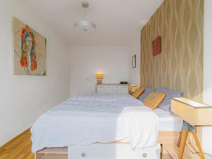 Pronájem bytu 2+kk, Ostrava, Jantarová, 60 m2