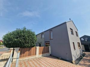 Prodej rodinného domu, Bašť, Okružní, 160 m2