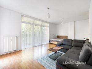 Pronájem bytu 1+kk, Praha - Horní Počernice, Běchorská, 48 m2