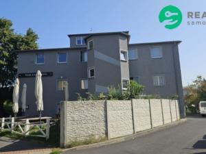 Prodej bytu 1+kk, Karlovy Vary - Stará Role, Okružní, 41 m2