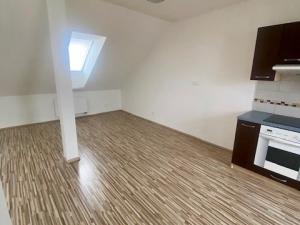 Pronájem bytu 1+kk, Kladno, Školská, 53 m2