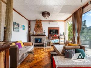 Prodej rodinného domu, Kruče, Černá Hora, 210 m2