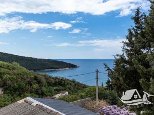 Prodej rodinného domu, Kruče, Černá Hora, 210 m2
