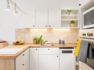 Pronájem bytu 1+kk, Praha - Smíchov, Kotevní, 30 m2