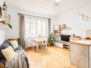 Pronájem bytu 1+kk, Praha - Smíchov, Kotevní, 30 m2