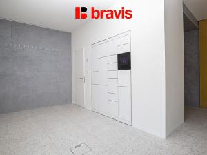 Pronájem bytu 1+kk, Brno - Komín, Bystrcká, 37 m2