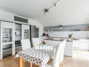 Prodej rodinného domu, Kostelec u Křížků, 353 m2
