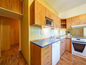 Prodej bytu 2+1, Ostrov, Severní, 55 m2